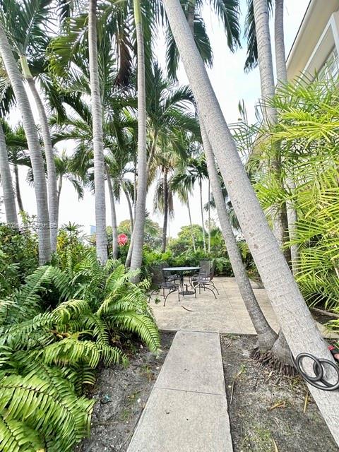 THE LORENA CONDO - Residential