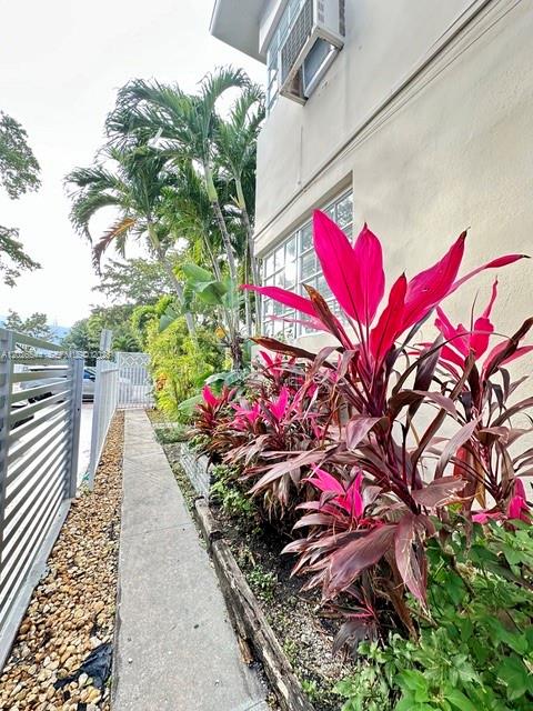 THE LORENA CONDO - Residential