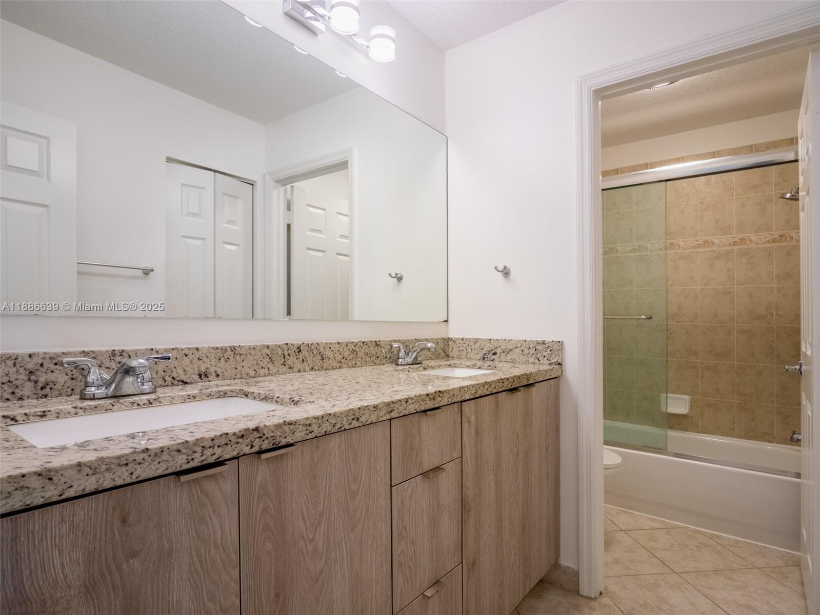 ISLES AT WESTON 171-40 B - Residential Lease