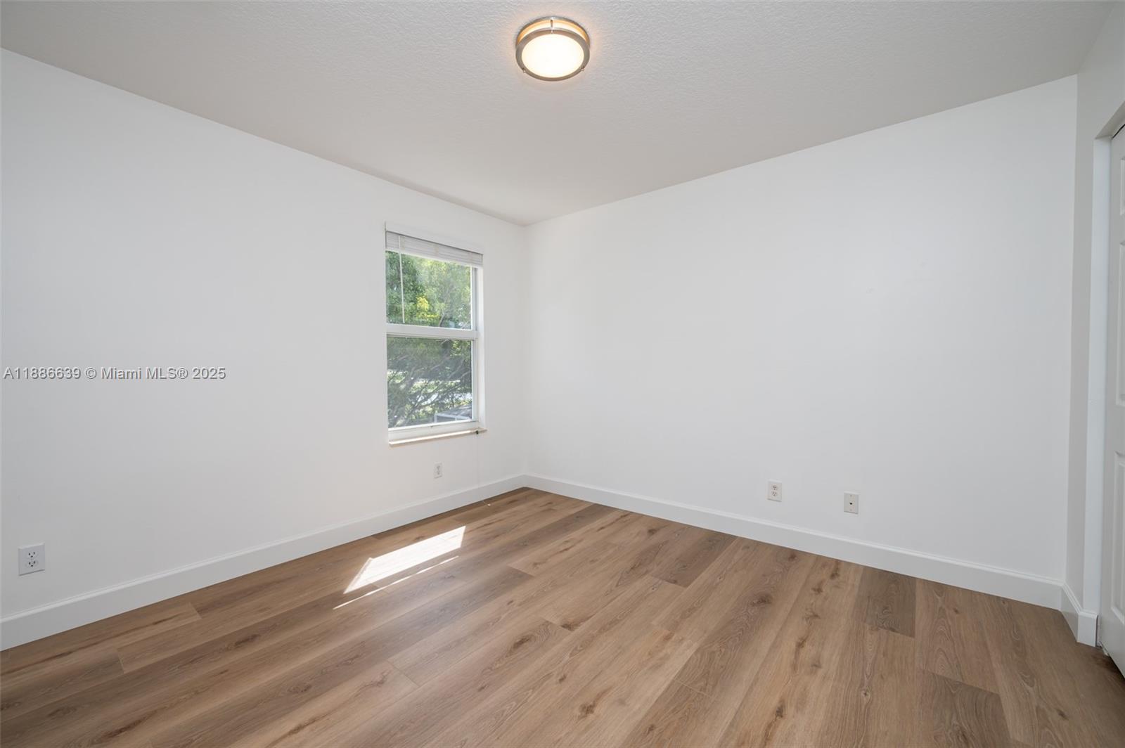 ISLES AT WESTON 171-40 B - Residential Lease