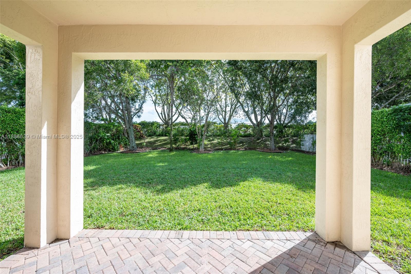 ISLES AT WESTON 171-40 B - Residential Lease