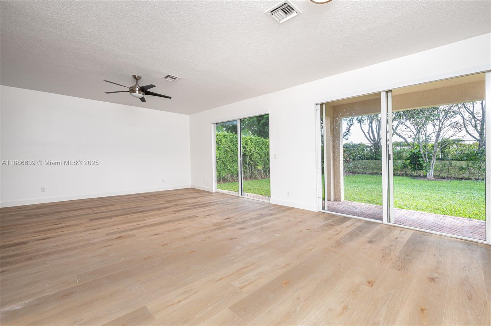 ISLES AT WESTON 171-40 B - Residential Lease