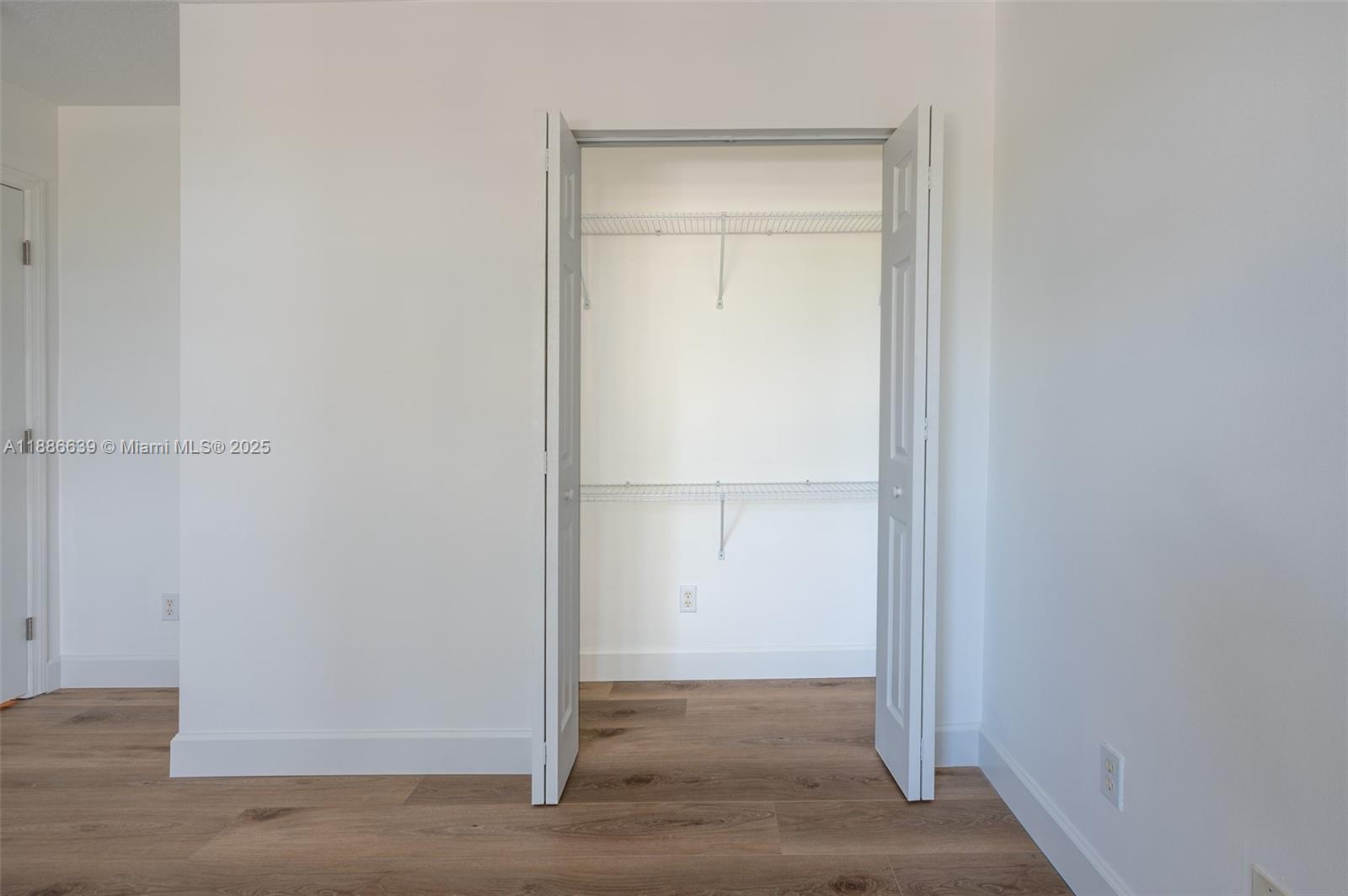 ISLES AT WESTON 171-40 B - Residential Lease