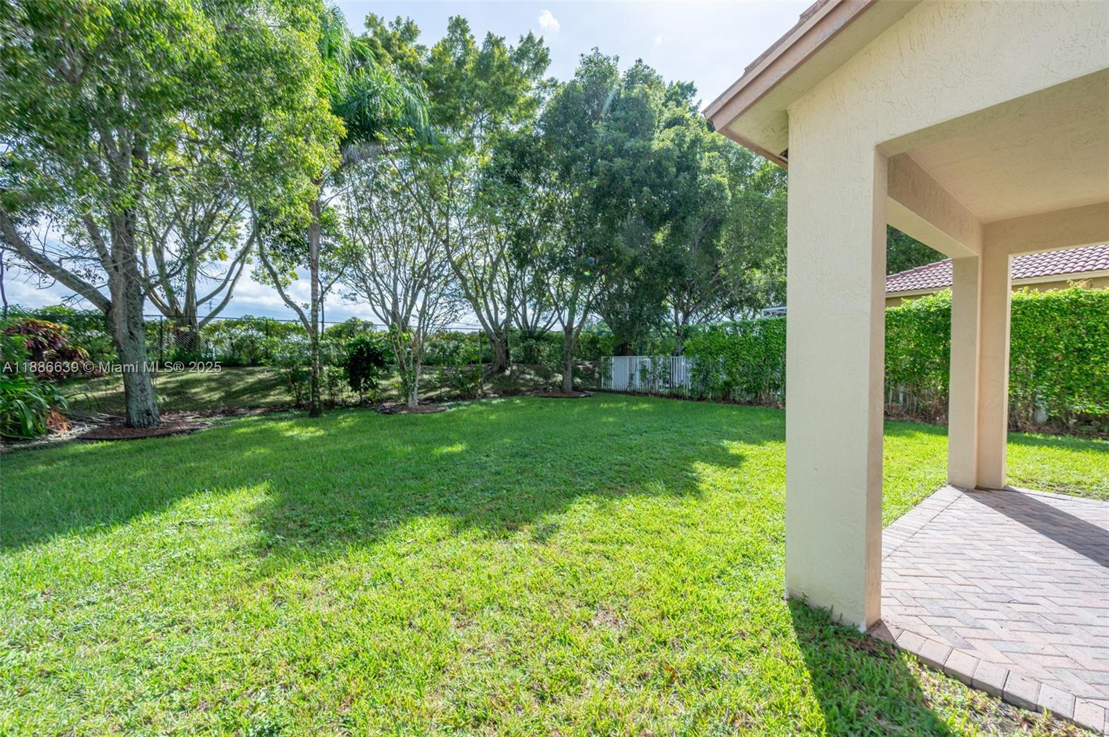ISLES AT WESTON 171-40 B - Residential Lease