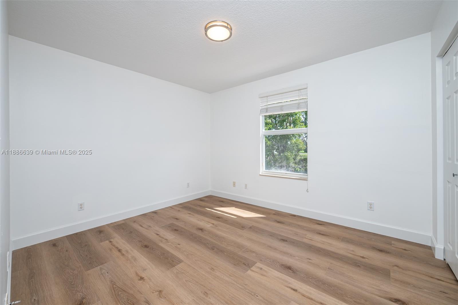 ISLES AT WESTON 171-40 B - Residential Lease