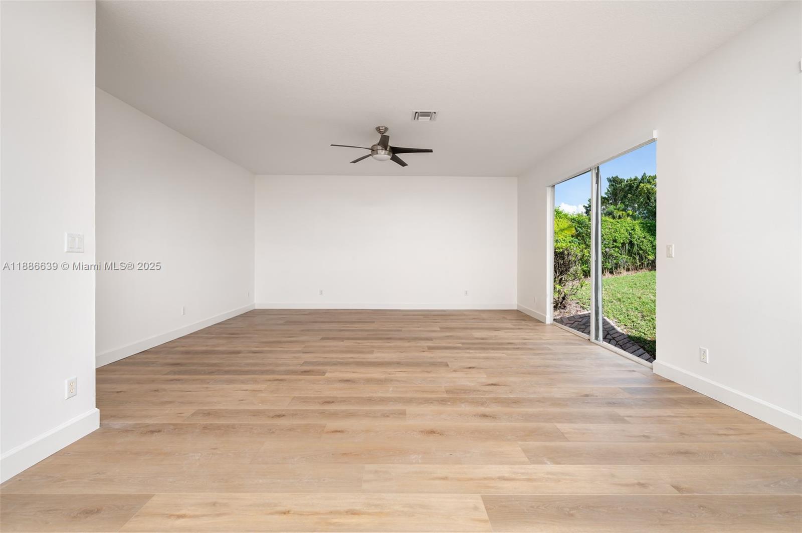 ISLES AT WESTON 171-40 B - Residential Lease