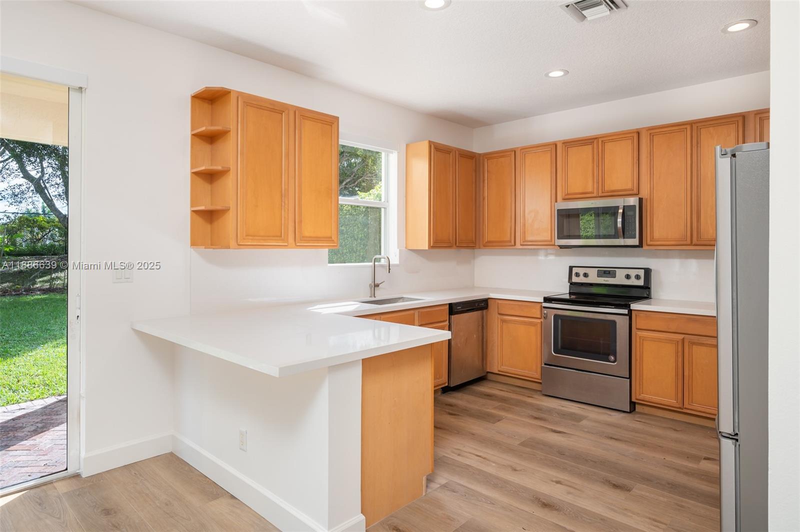 ISLES AT WESTON 171-40 B - Residential Lease