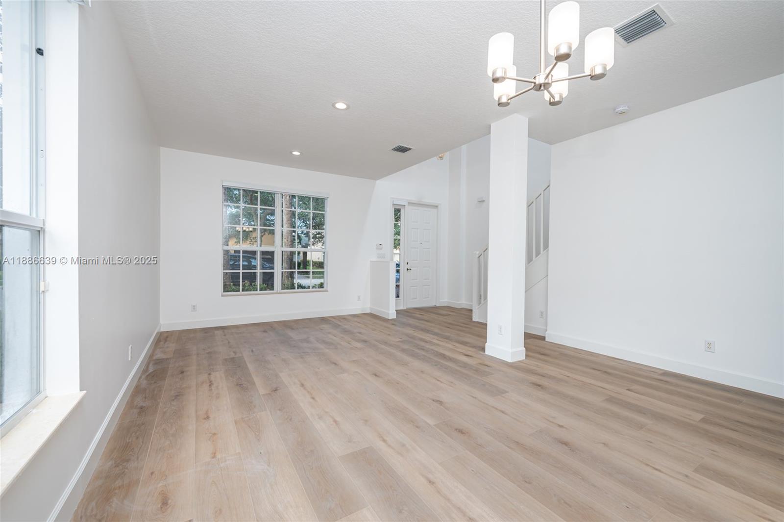 ISLES AT WESTON 171-40 B - Residential Lease