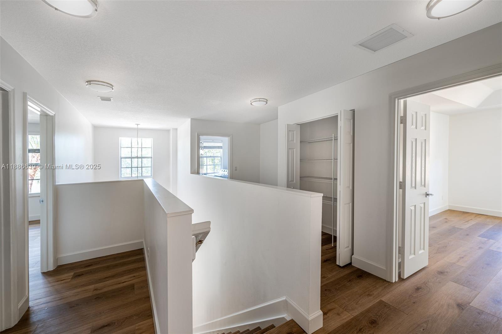 ISLES AT WESTON 171-40 B - Residential Lease