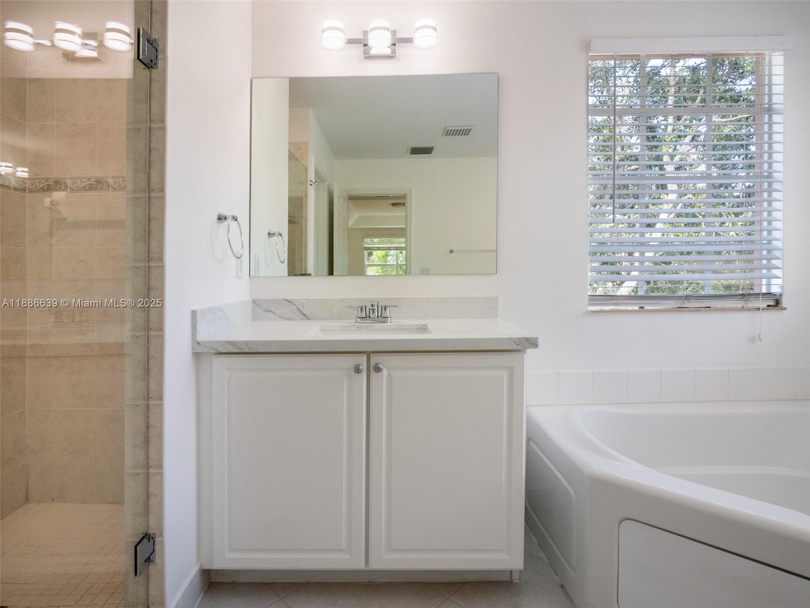 ISLES AT WESTON 171-40 B - Residential Lease
