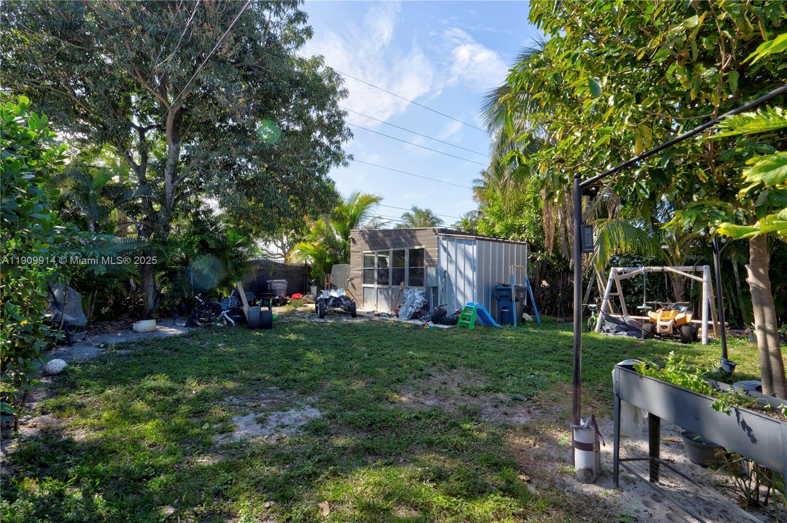 HOLLYWOOD PARK - Residential