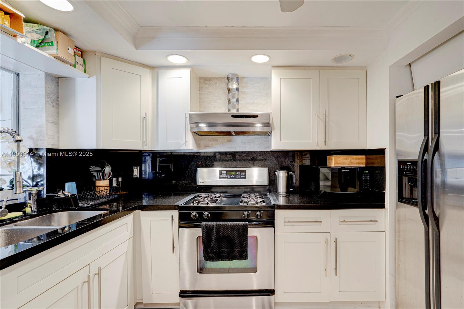 HOLLYWOOD PARK - Residential