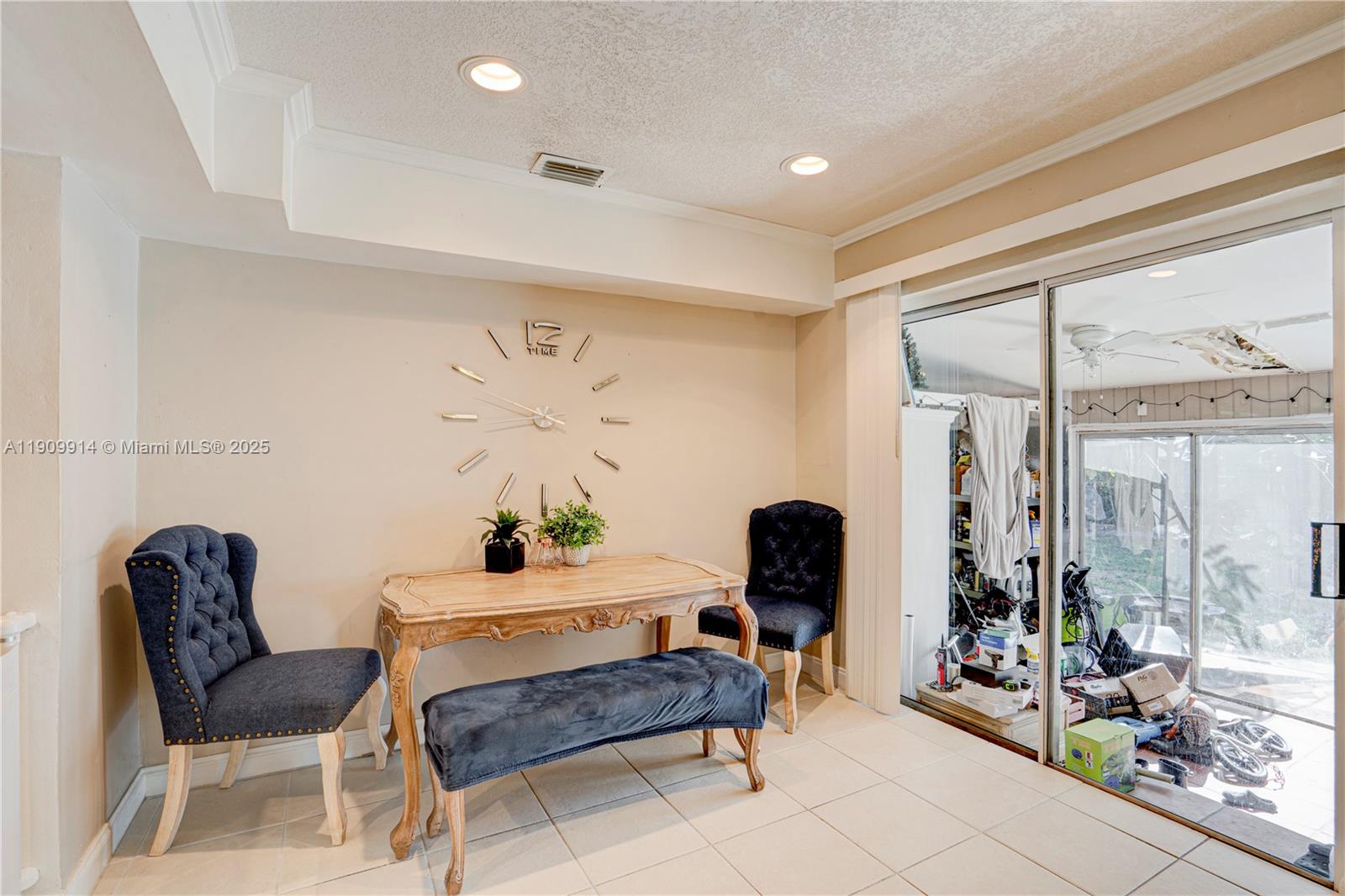 HOLLYWOOD PARK - Residential