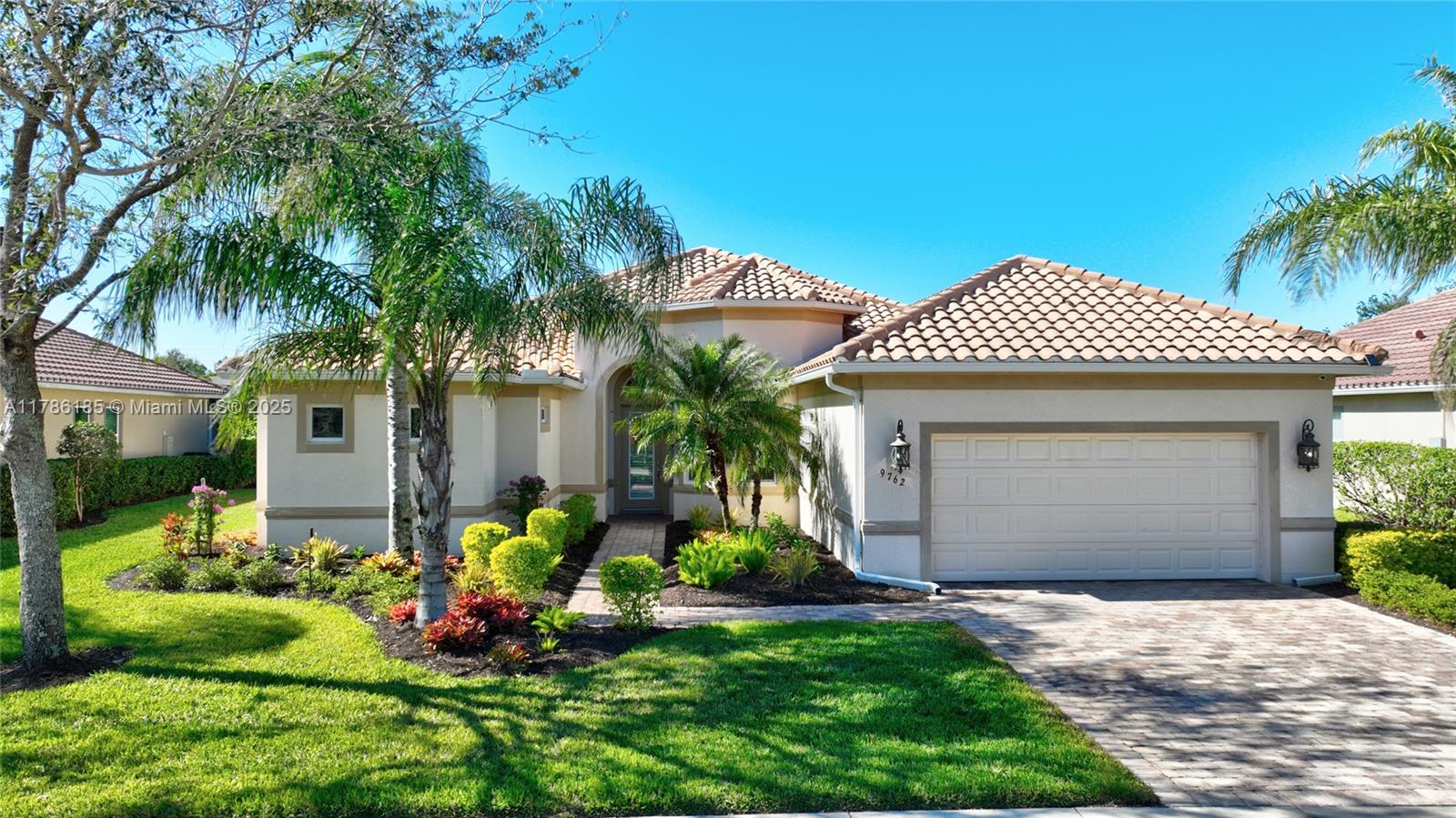 Property for Sale at 9762 Nickel Ridge Circle, Naples, Collier County, Florida - Bedrooms: 3 
Bathrooms: 3  - $1,350,000