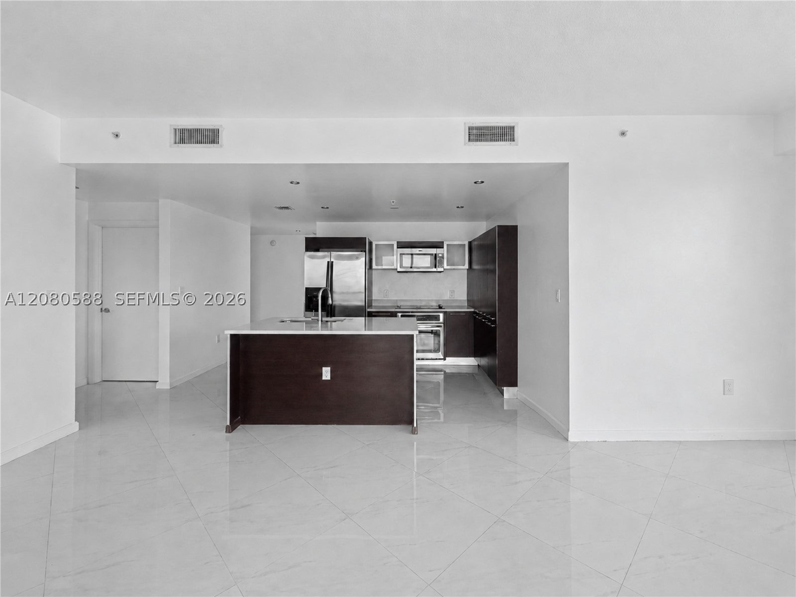 1900 N Bayshore Dr 3911