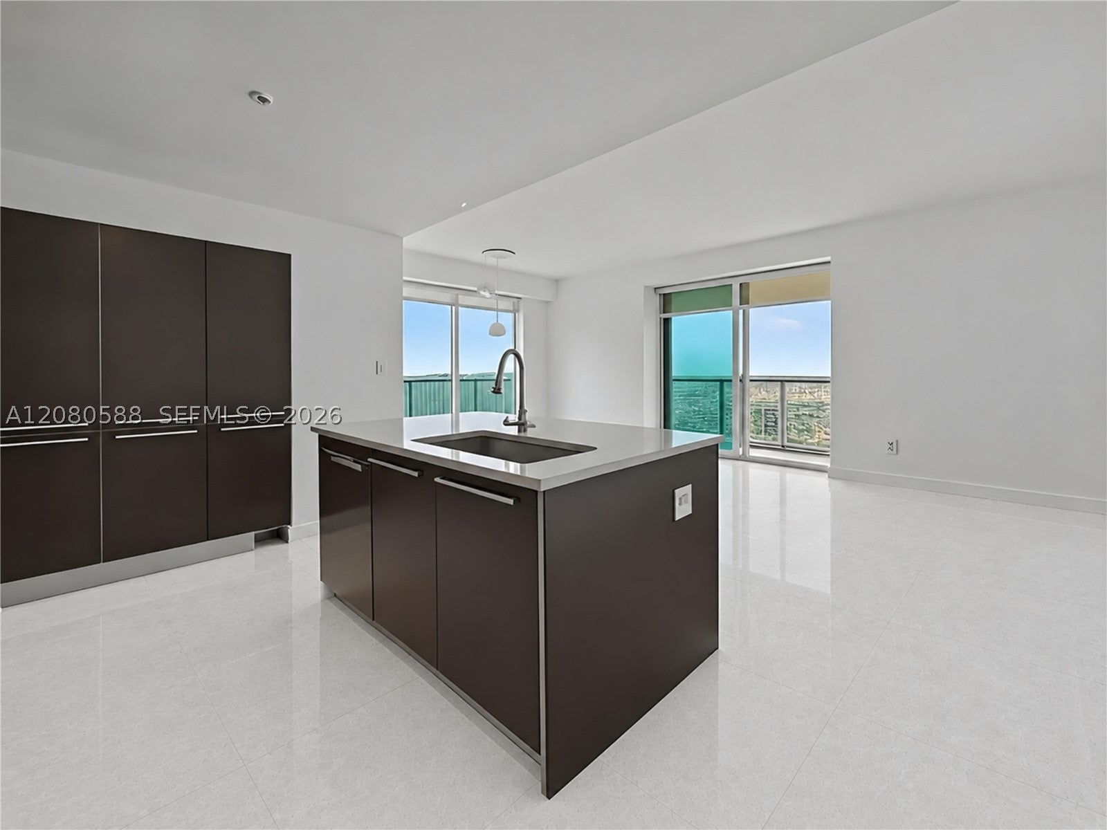 1900 N Bayshore Dr 3911