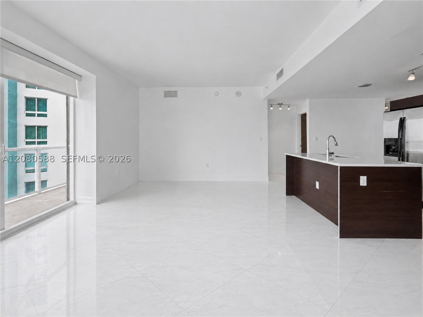 1900 N Bayshore Dr 3911