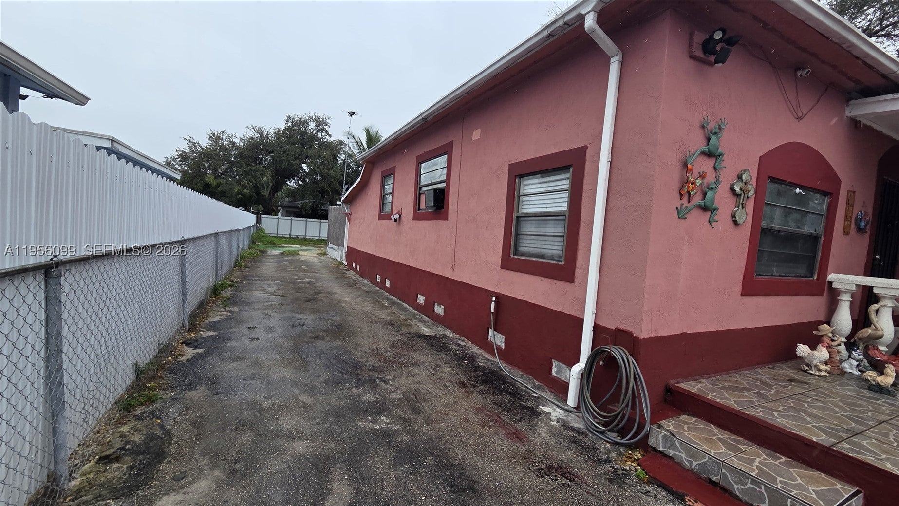 2764 NW 31st St