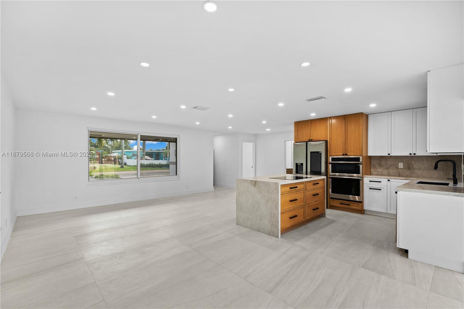 DAVIS ISLES - Residential