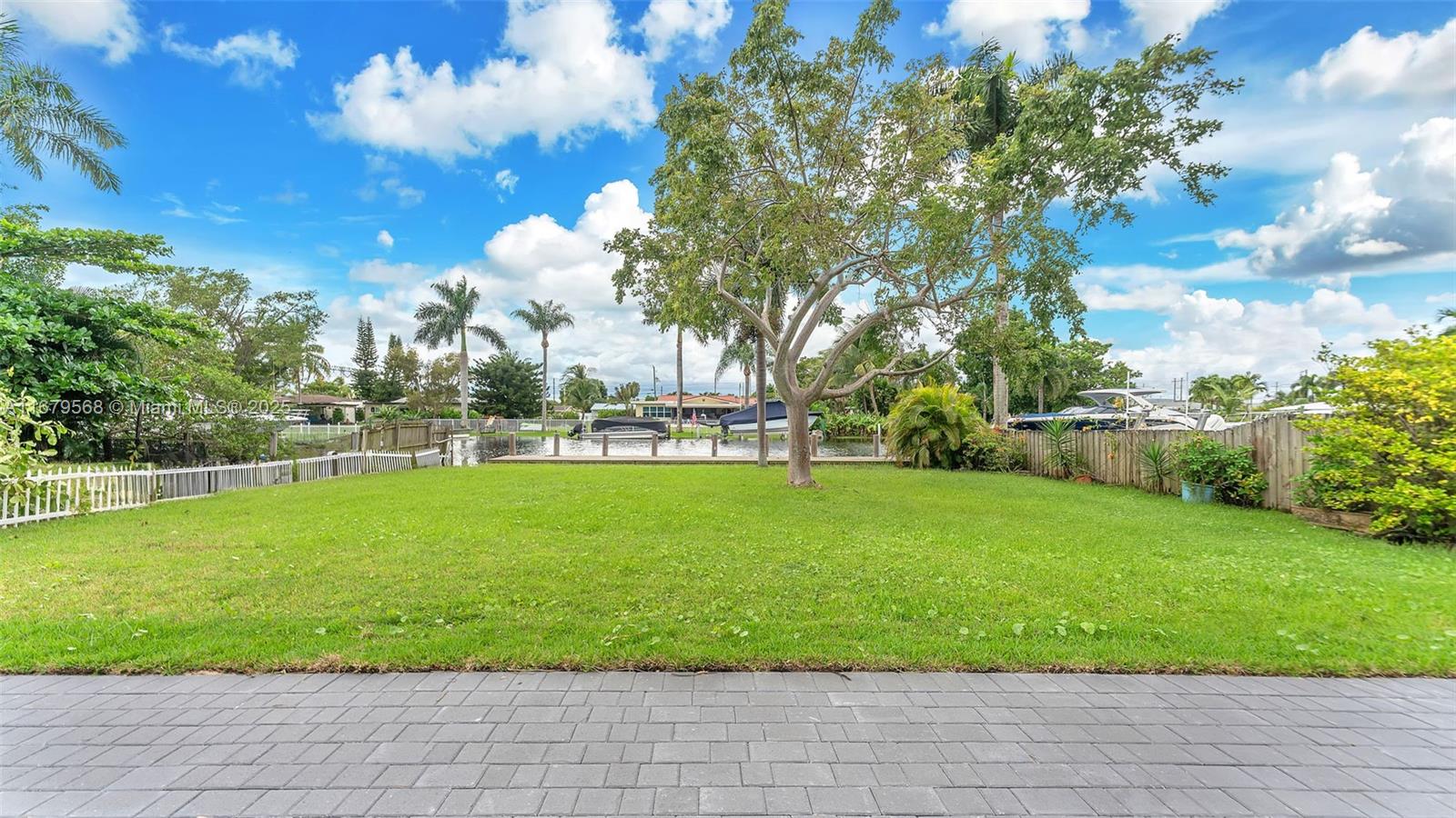 DAVIS ISLES - Residential