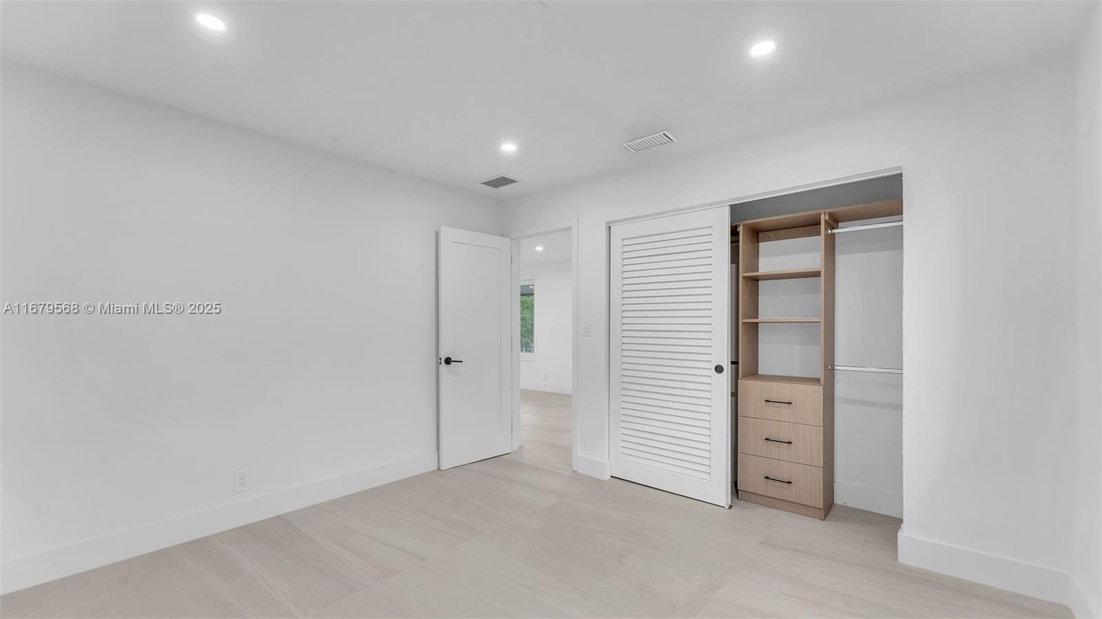 DAVIS ISLES - Residential