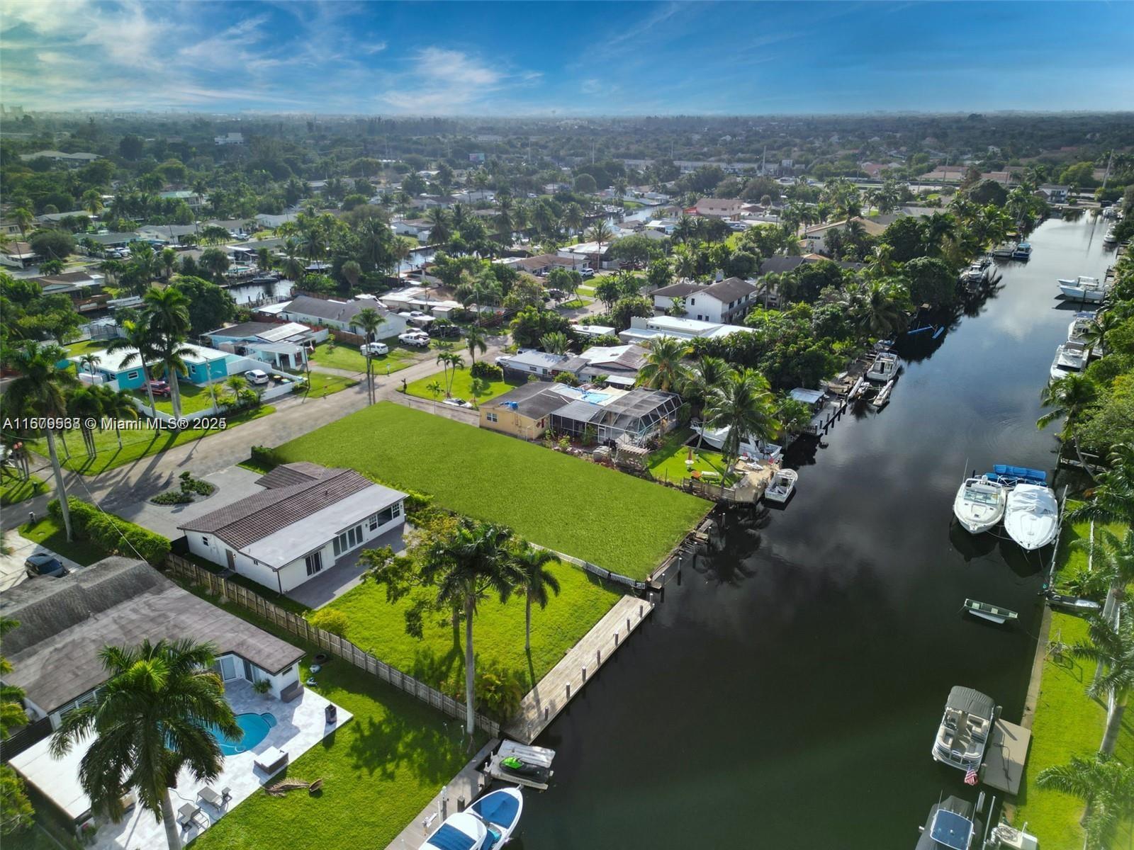 DAVIS ISLES - Residential