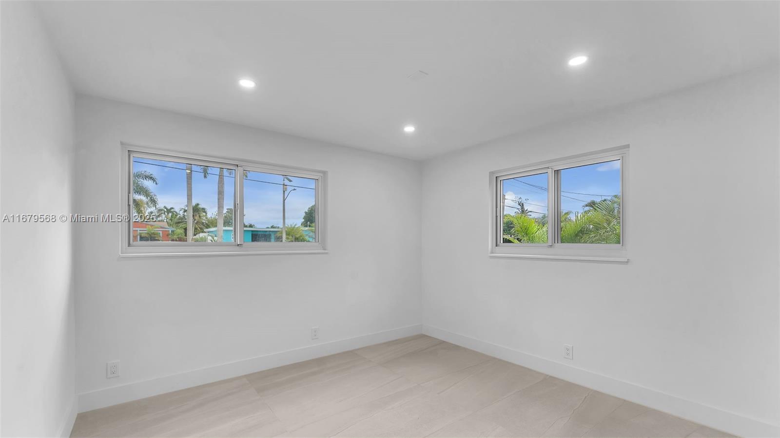 DAVIS ISLES - Residential