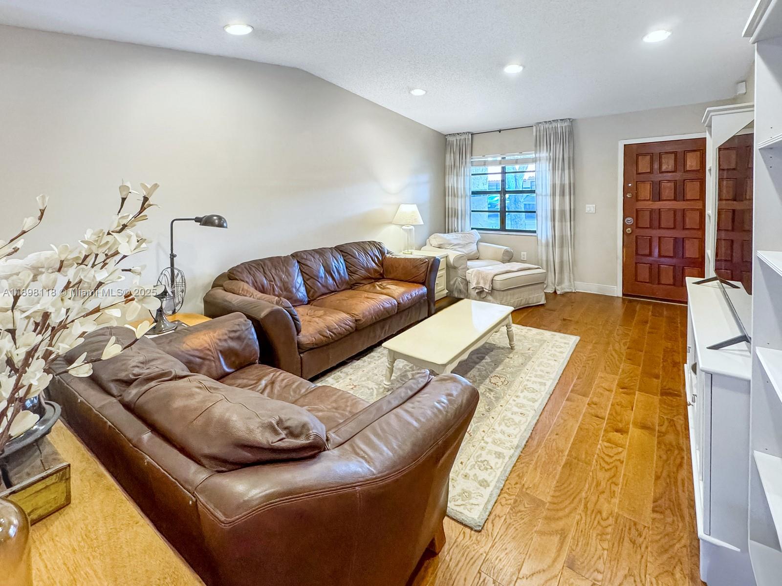 FOREST LAKE - Residential