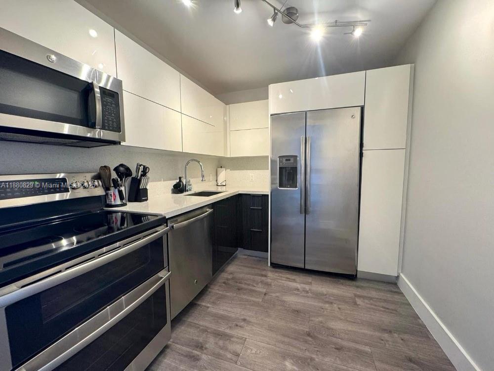 CORONADO CONDO- TOWER II - Residential Lease