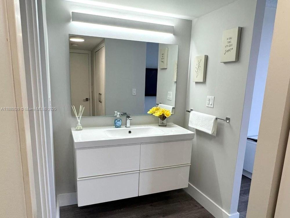 CORONADO CONDO- TOWER II - Residential Lease