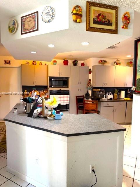 MEADOW WOOD MANOR SEC 4 - Residential