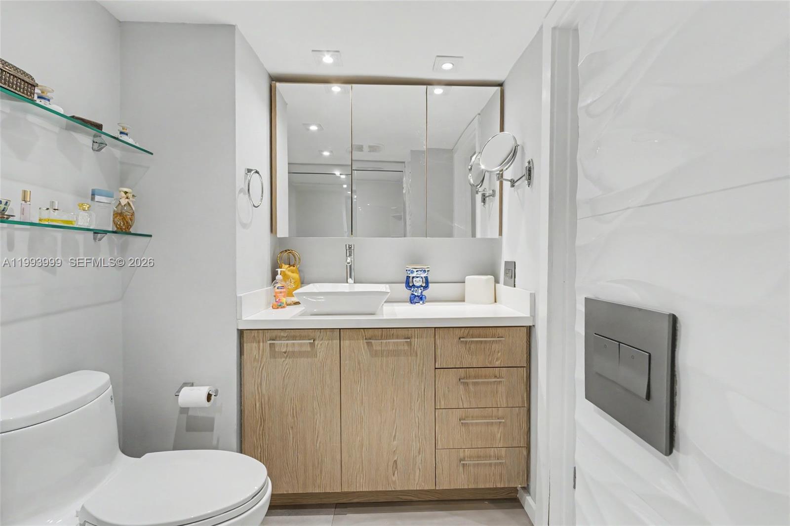 THE PALACE CONDO - Residential