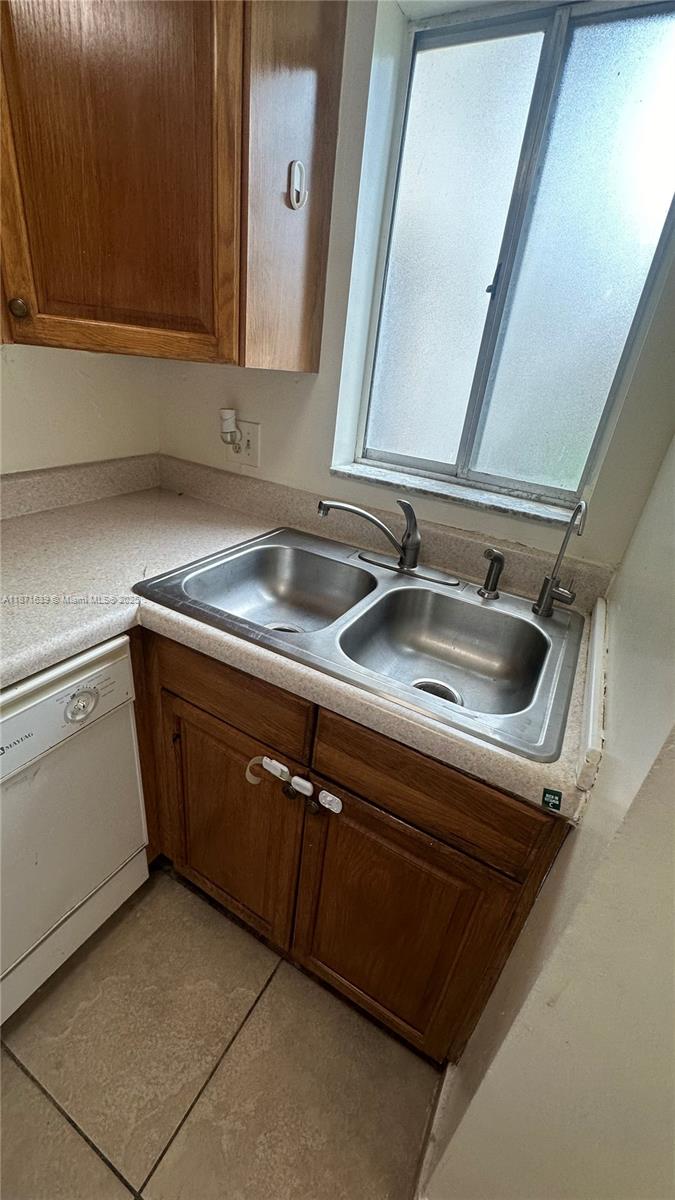 COVENTRY HOUSE - Residential Lease