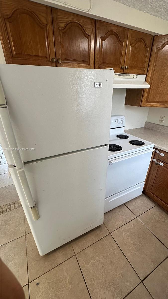 COVENTRY HOUSE - Residential Lease