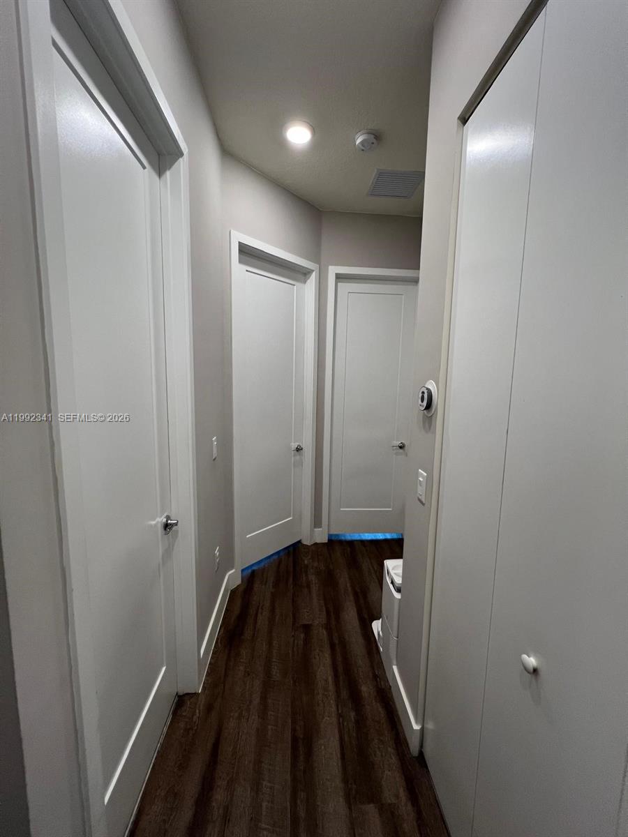 LANDMARK AT DORAL CENTRAL - Residential Lease