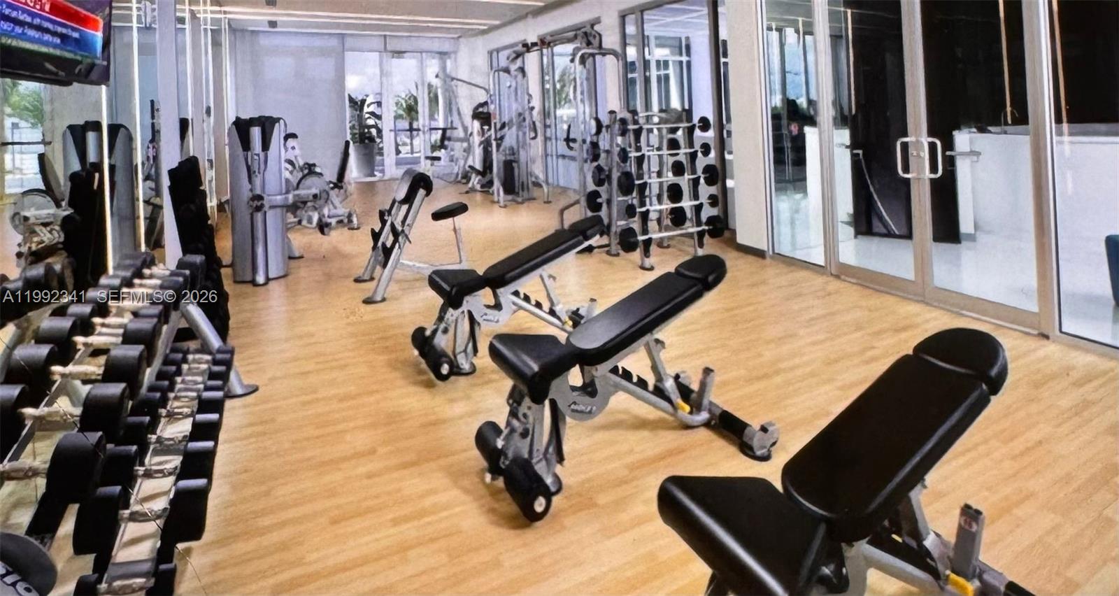 LANDMARK AT DORAL CENTRAL - Residential Lease