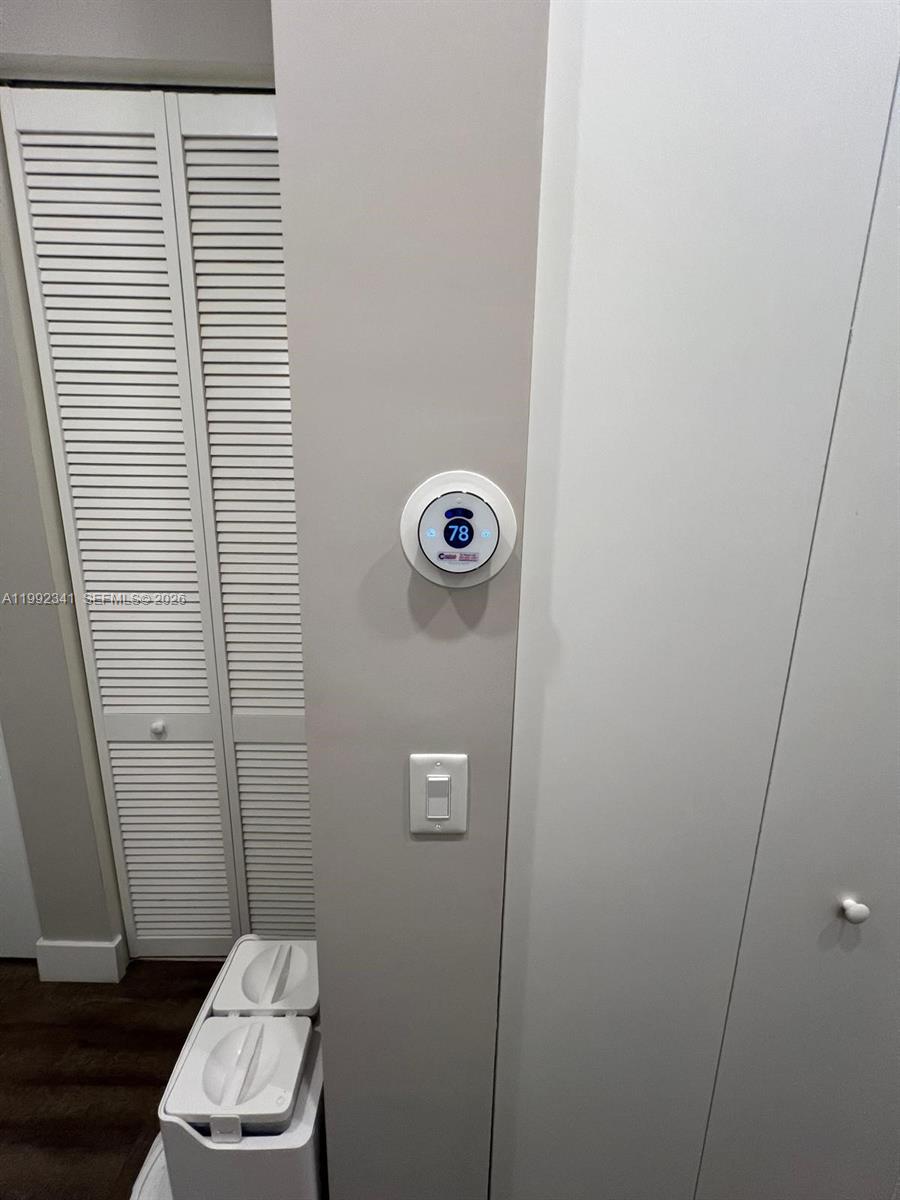 LANDMARK AT DORAL CENTRAL - Residential Lease