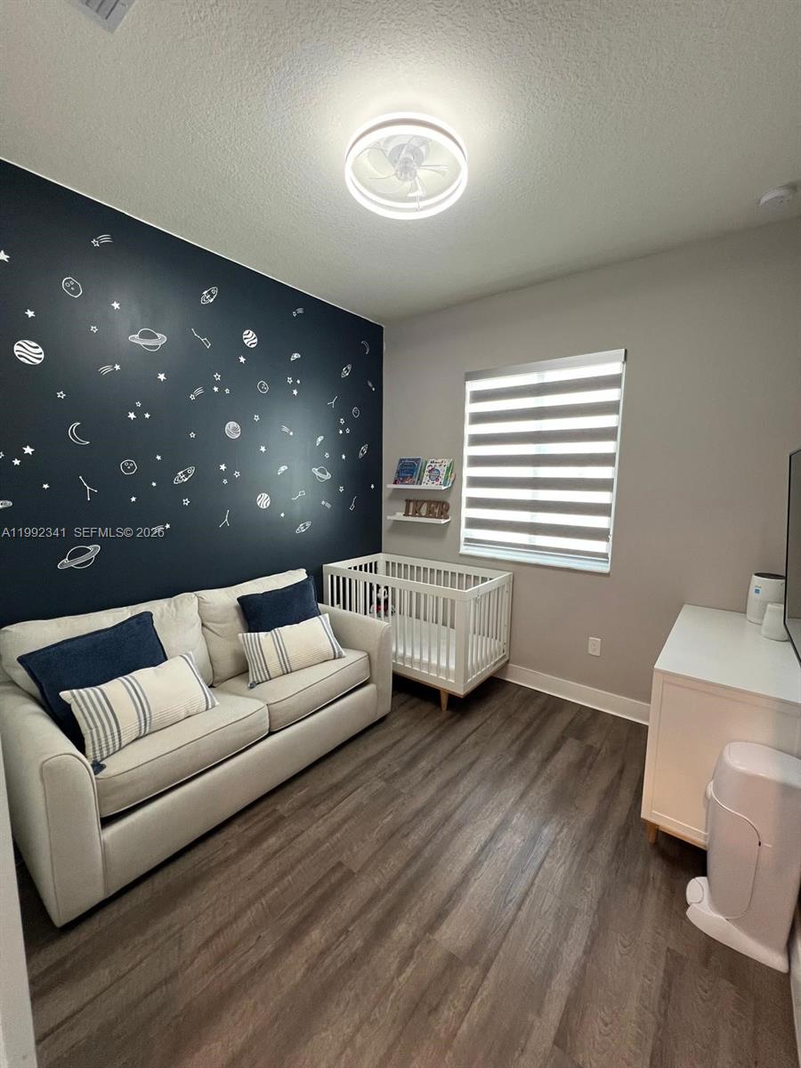 LANDMARK AT DORAL CENTRAL - Residential Lease