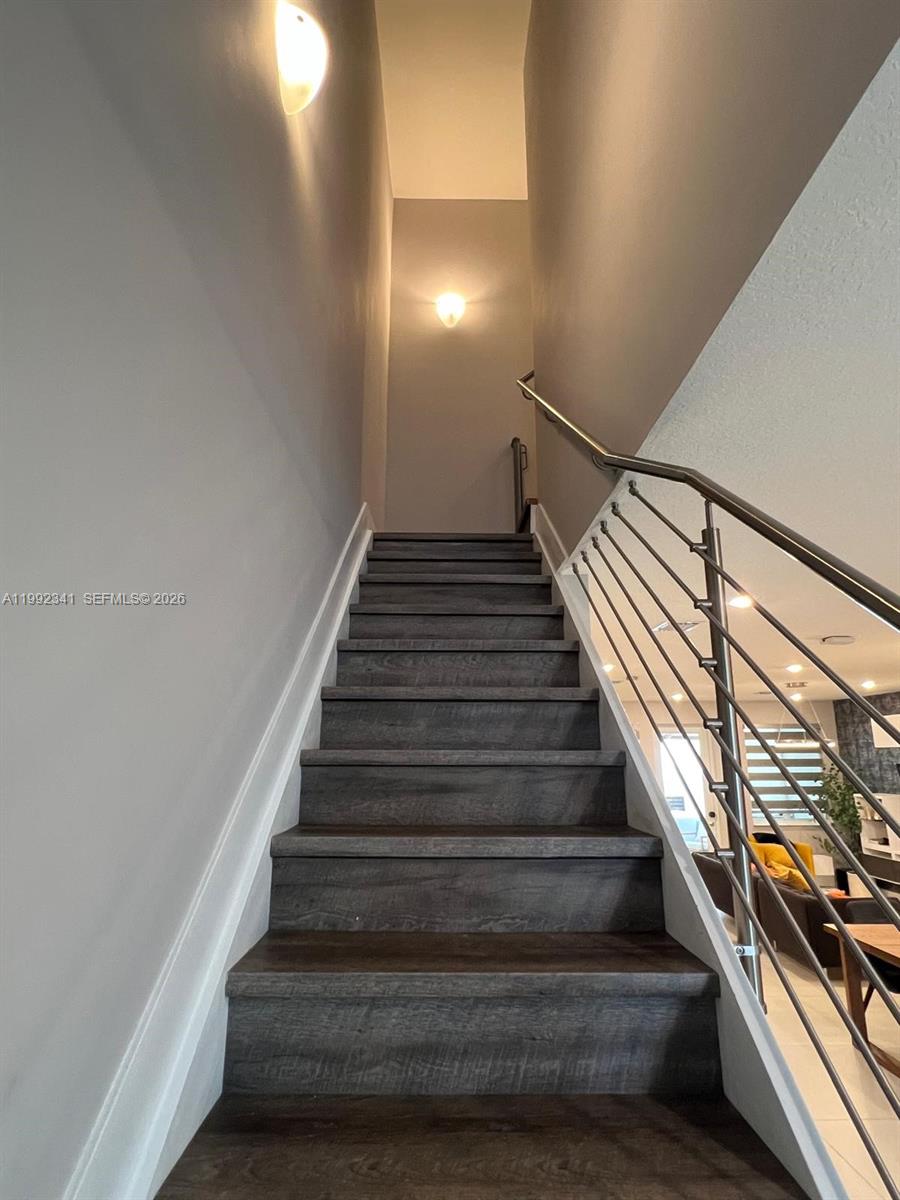 LANDMARK AT DORAL CENTRAL - Residential Lease