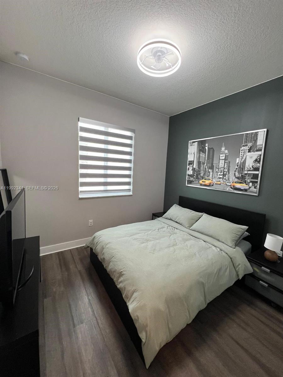 LANDMARK AT DORAL CENTRAL - Residential Lease