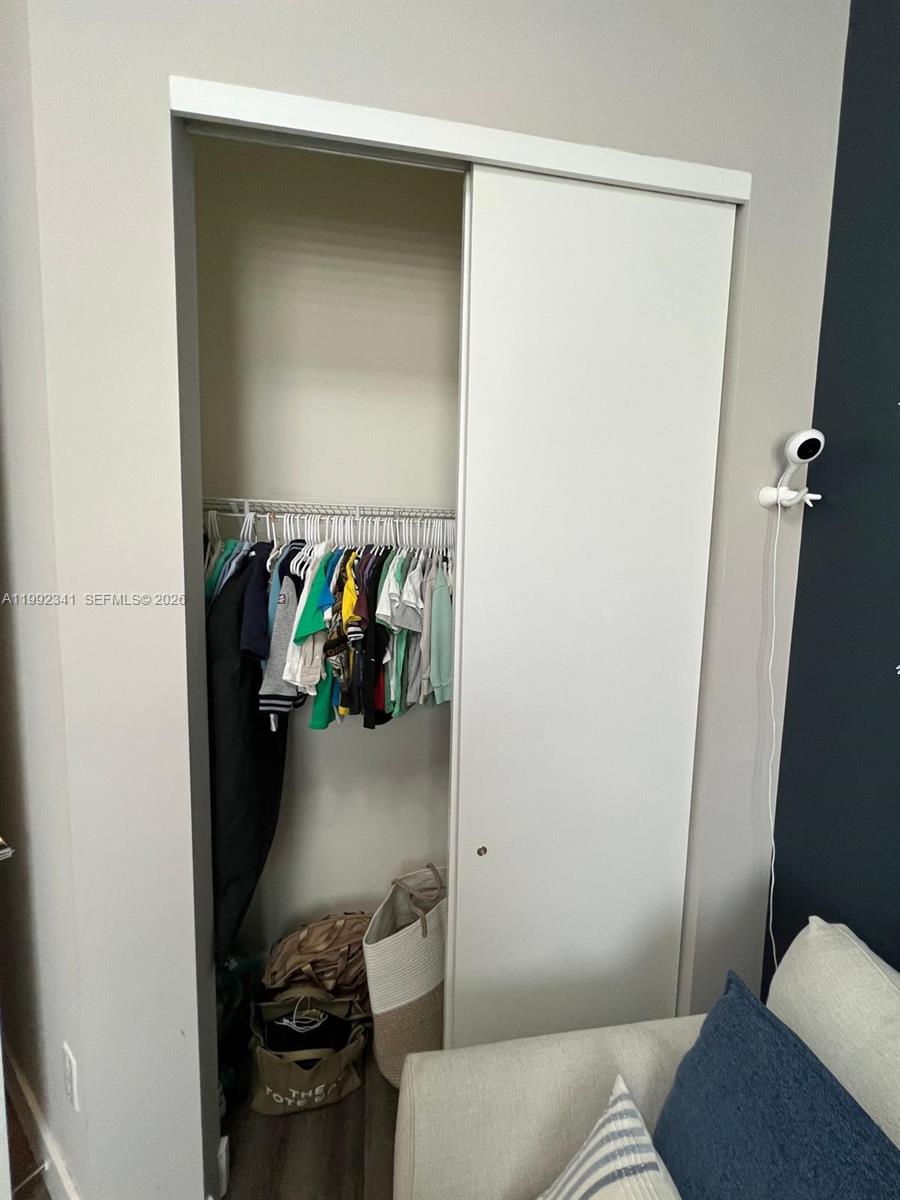 LANDMARK AT DORAL CENTRAL - Residential Lease