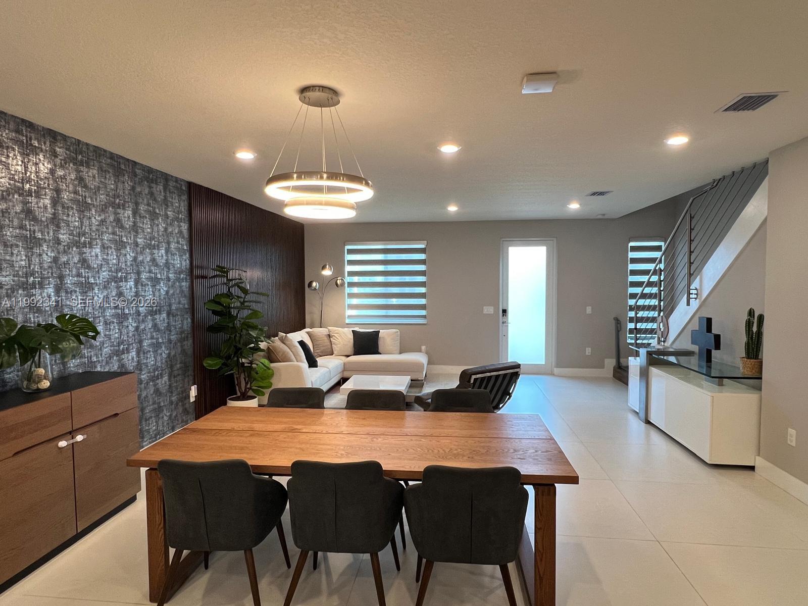 LANDMARK AT DORAL CENTRAL - Residential Lease