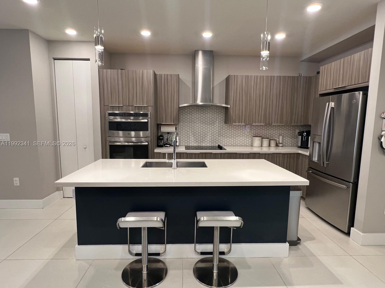 LANDMARK AT DORAL CENTRAL - Residential Lease