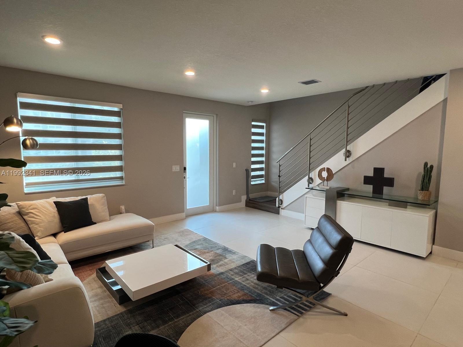 LANDMARK AT DORAL CENTRAL - Residential Lease