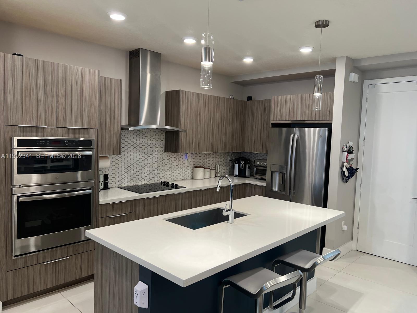 LANDMARK AT DORAL CENTRAL - Residential Lease