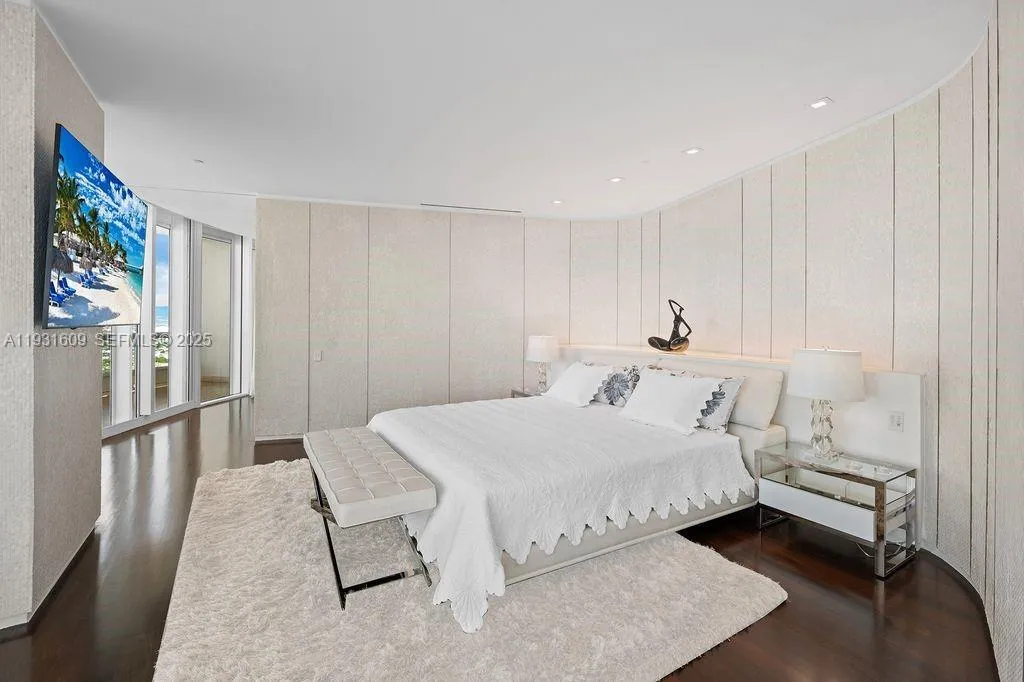 Miami, Florida 33129, United States, 4 Bedrooms Bedrooms, ,6 BathroomsBathrooms,Residential,Active,255572