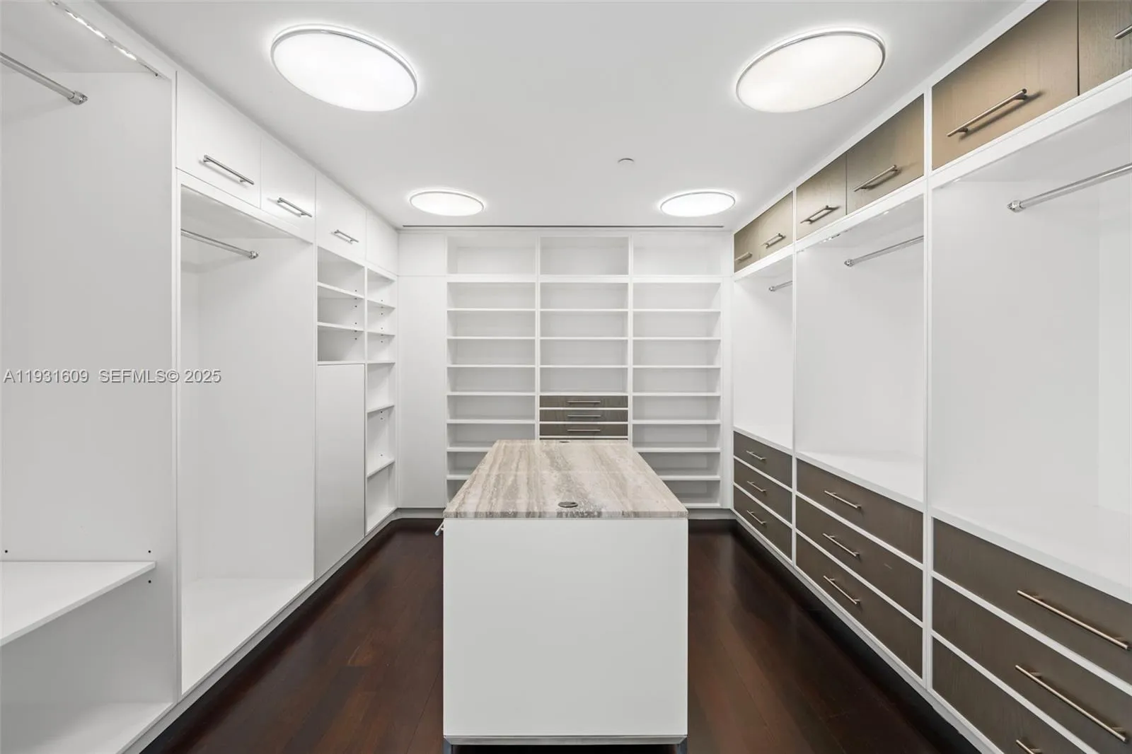 Miami, Florida 33129, United States, 4 Bedrooms Bedrooms, ,6 BathroomsBathrooms,Residential,Active,255572