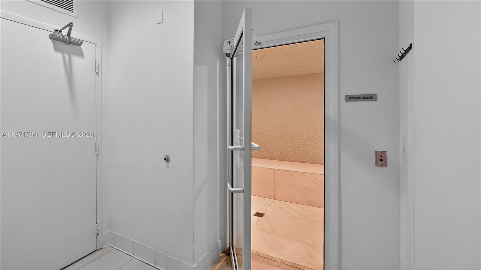 WIND CONDO - Residential