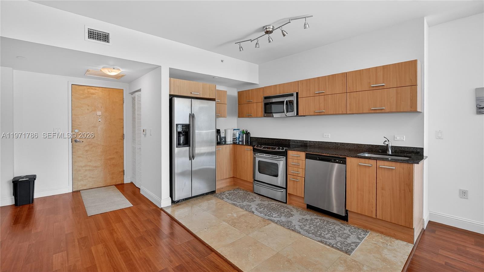 WIND CONDO - Residential