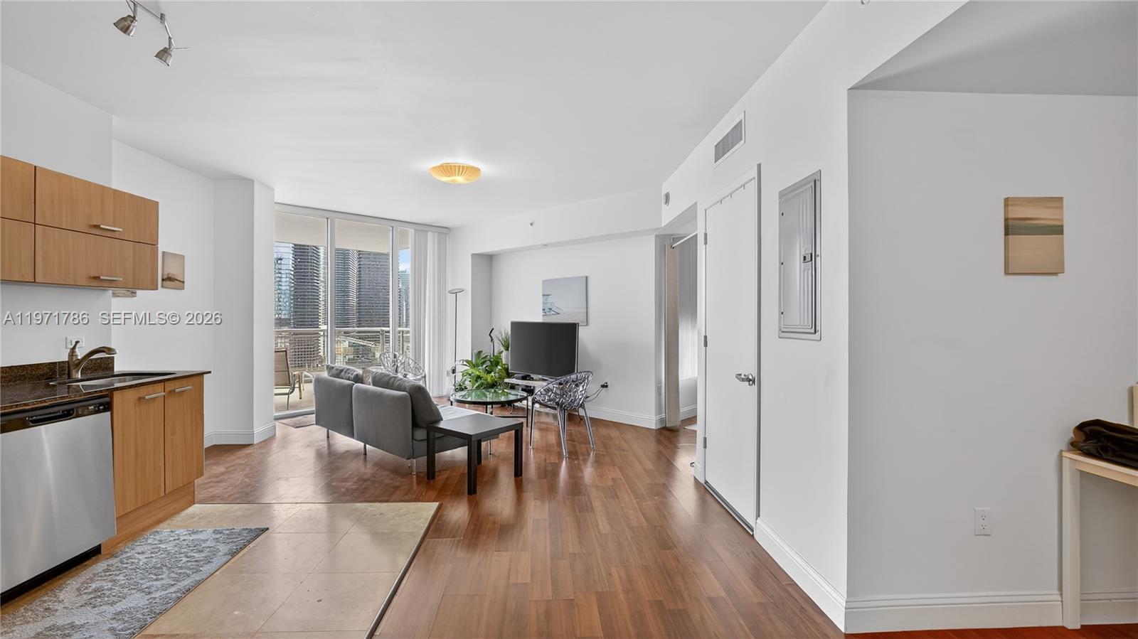 WIND CONDO - Residential